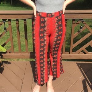 Float patterned cropped pants
